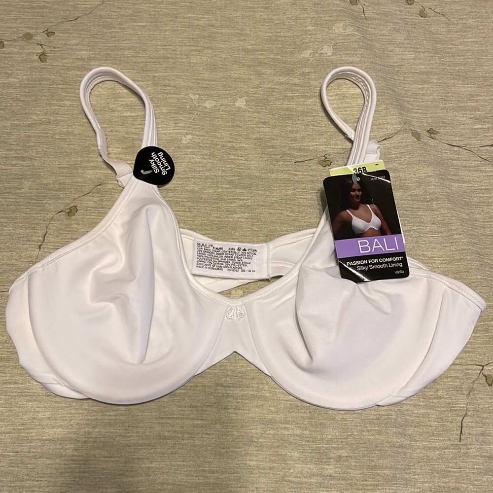 Bali style 3383 36B passion for comfort silky smooth lining. New with tags